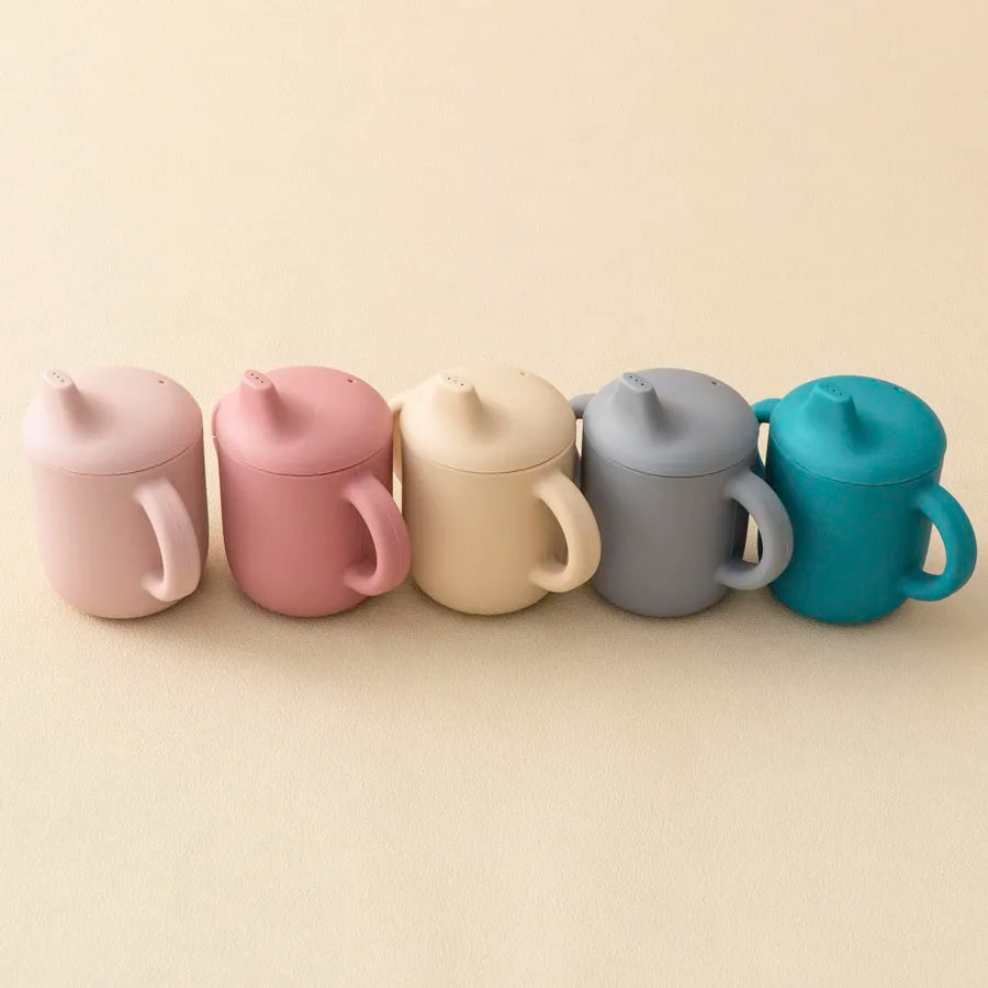 Portable Baby Feeding Silicone Cup for Infants with Hand Shank